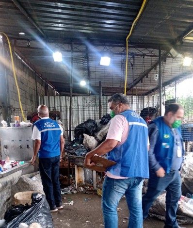 Prefeitura do Rio interdita ferro-velho em Jacarepaguá - Seop/ Divulgação Rio