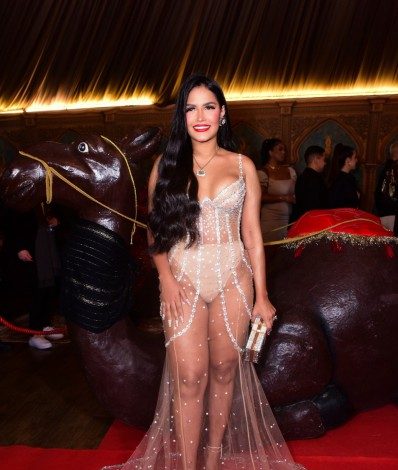 A ex-BBB Flay chega a sua festa de aniversário - Ag. News