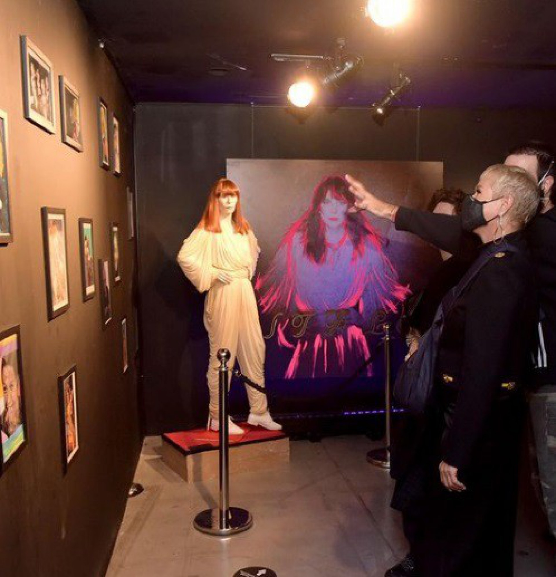 Xuxa vai à exposição de Rita Lee - reprodução do instagram