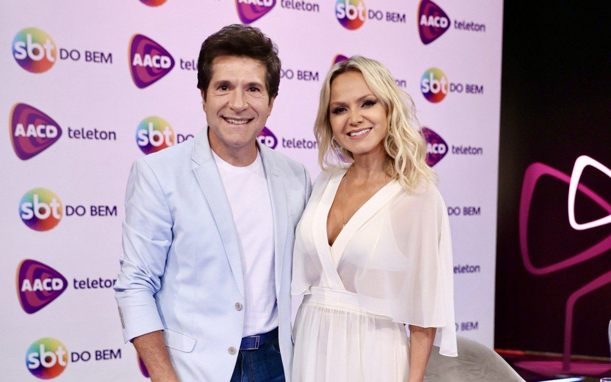 O cantor Daniel e a apresentadora Eliana na coletiva de imprensa do Teleton 2021