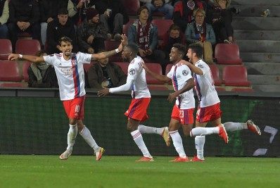 Com gol de Paquetá, Lyon confirma heroica virada contra o Sparta pela Liga Europa