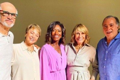 Glória Maria compartilha registro de encontro com atores após dois anos