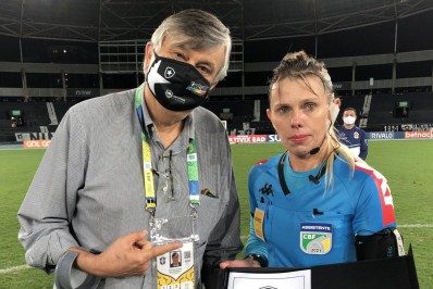 Presidente do Botafogo se desculpa com auxiliar após ofensas machistas de torcedores