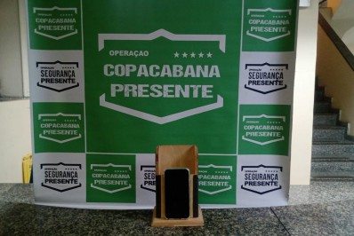 Homem é preso após ser localizado pelo GPS de celular que havia roubado em Copacabana