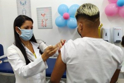 Caxias imuniza mais de 12 mil crianças e adolescentes em campanha