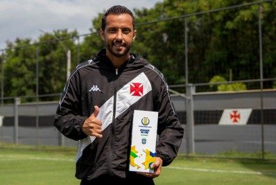 Em alta no Vasco, Nenê é escolhido o jogador do mês de setembro na Série B