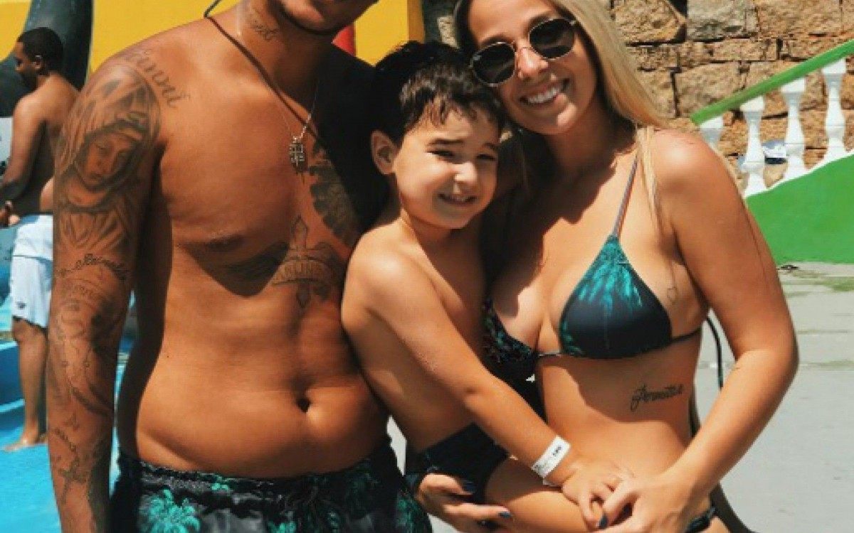 Bia Coimbra &eacute; casada com amigo de Neymar