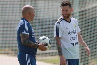 Sampaoli projeta clássico contra PSG e rasga elogios a Messi: 'É o melhor jogador do mundo'