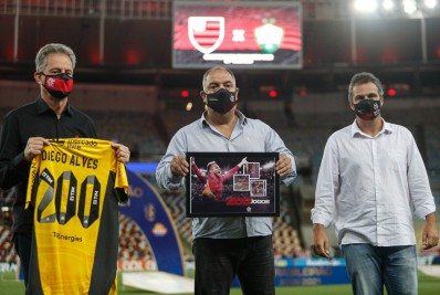 Ex-jogador afirma que decisão de técnico foi ducha de água fria no Flamengo: 'Contavam com ele'