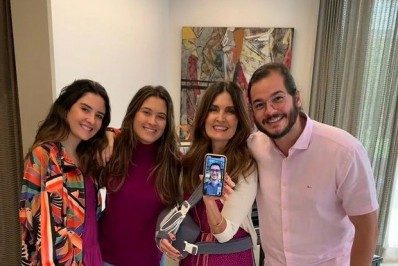 Fátima Bernardes reúne trigêmeos em foto para celebrar data especial