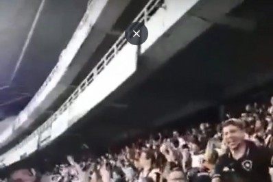 Vídeo: membro de organizada do Botafogo é flagrado arremessando copo com urina em torcedores