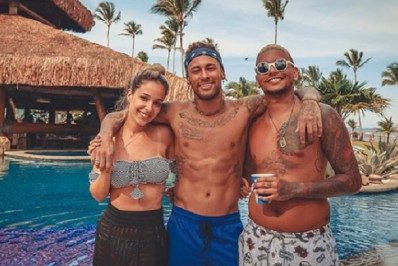Mulher de 'parça' de Neymar revela ter jantado com Lionel Messi