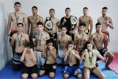 Atletas de projeto social em Rio Bonito se destacam em torneio de Muay Thai