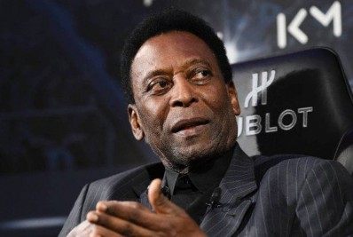 Pelé diz que assistirá Brasil e Coreia do Sul do hospital: 'Torcendo muito'