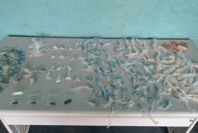 PM apreende drogas no bairro Jardim Cidade do Aço, em Volta Redonda