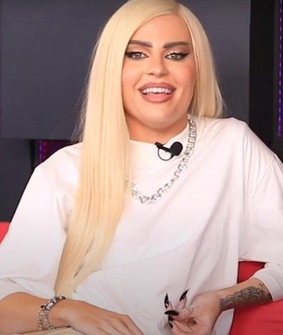 Luísa Sonza  - reprodução de vídeo