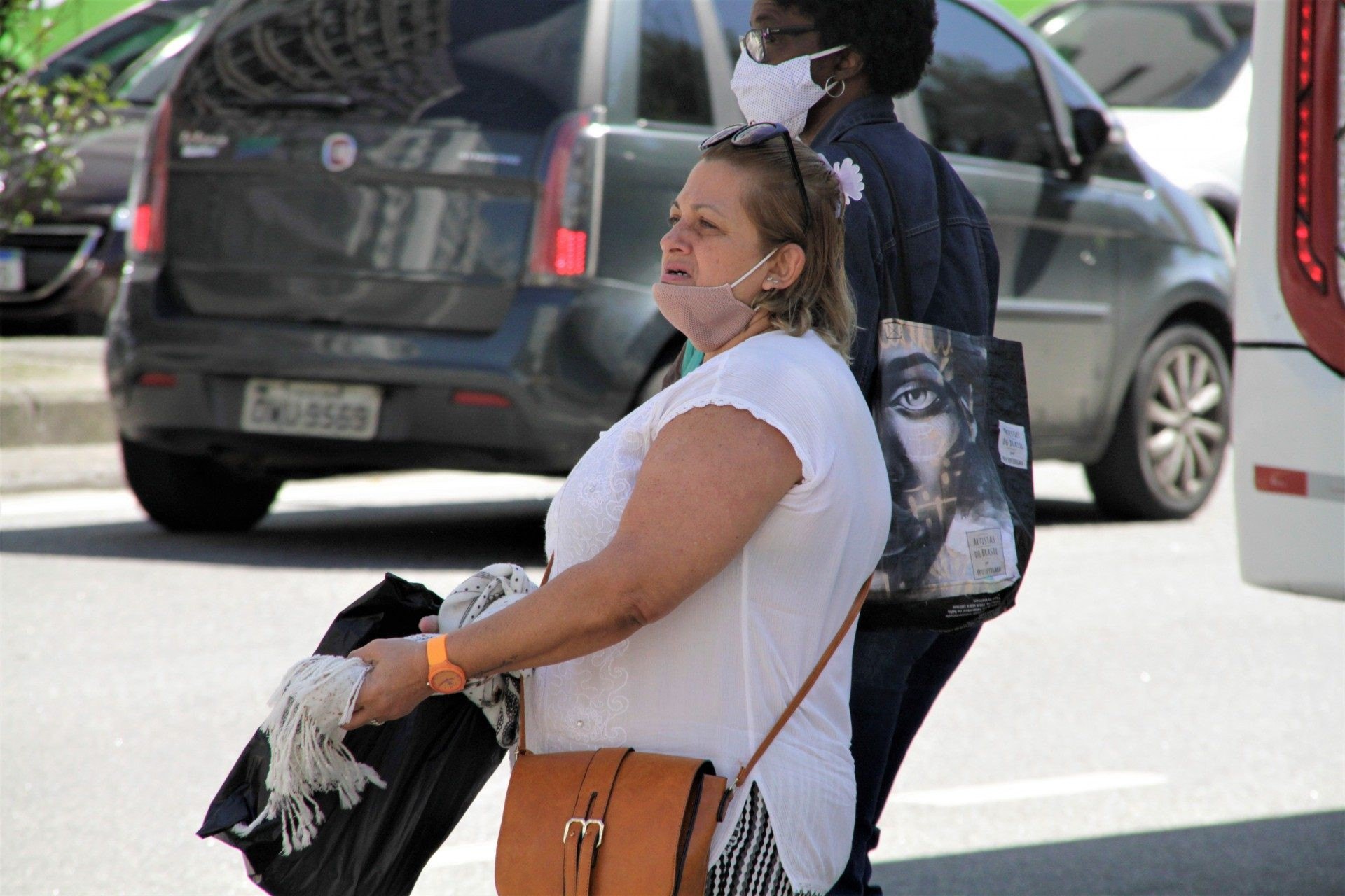 Flexibiliza&ccedil;&atilde;o do uso de m&aacute;scaras no Rio causa pol&ecirc;mica entre os moradores
 - Marcos Porto/Ag&ecirc;ncia O Dia