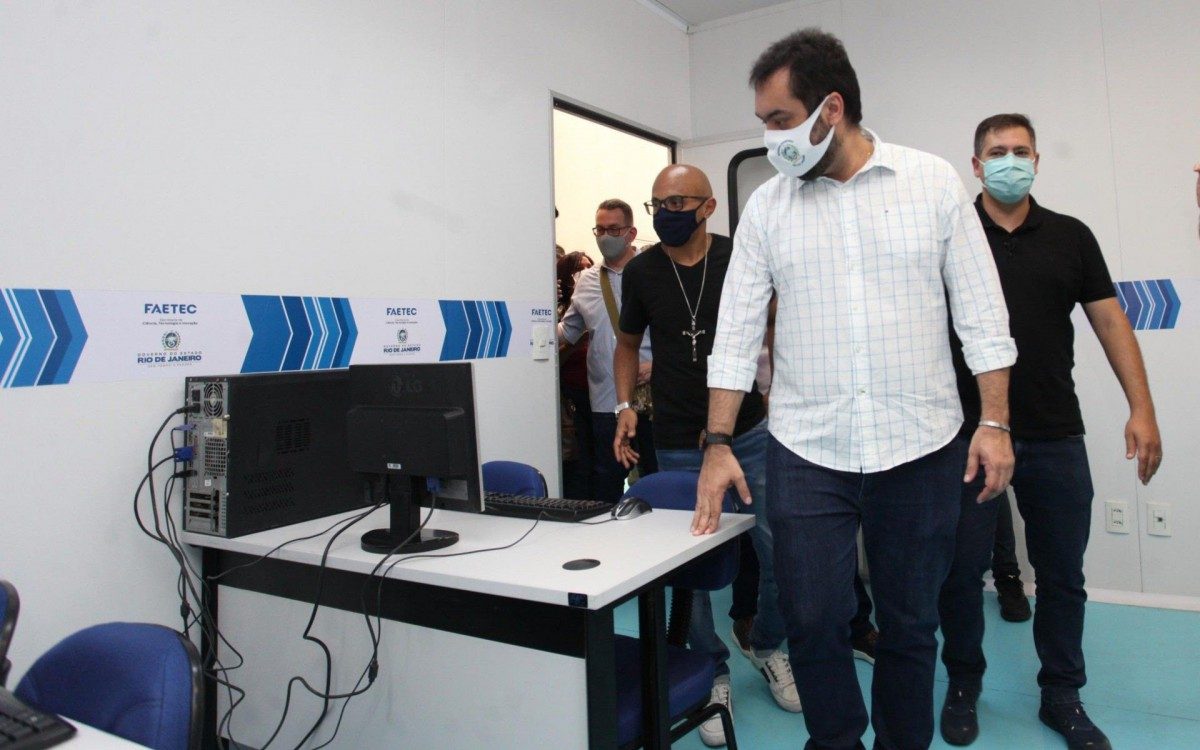 Cláudio Castro esteve na inauguração da Faetec da Vila Kennedy - Divulgação