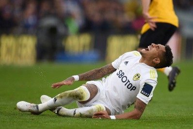 Destaque do Brasil nas Eliminatórias, Raphinha deixa jogo do Leeds carregado e preocupa Tite 