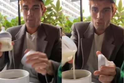 Ator de 'Riverdale' gera polêmica ao beber café com leite materno da esposa: 'Eu amo'
