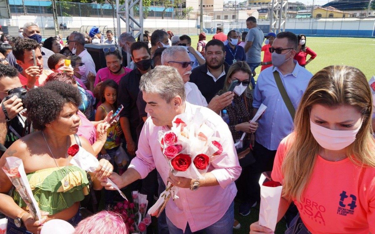 Evento do Outubro Rosa reúne milhares de mulheres em Duque de Caxias - Gabriel Mendes/Divulgação
