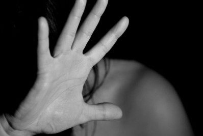 Adolescente de 15 anos esfaqueia tio para se defender de abuso sexual