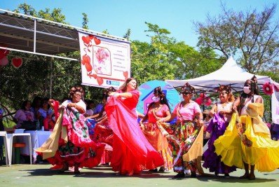Casa da Mulher promove caminhada de conscientização do Outubro Rosa em Nilópolis