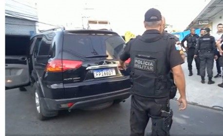 Agentes apreendem carro clonado da polícia em sítio do miliciano Tandera em  Seropédica, Rio de Janeiro