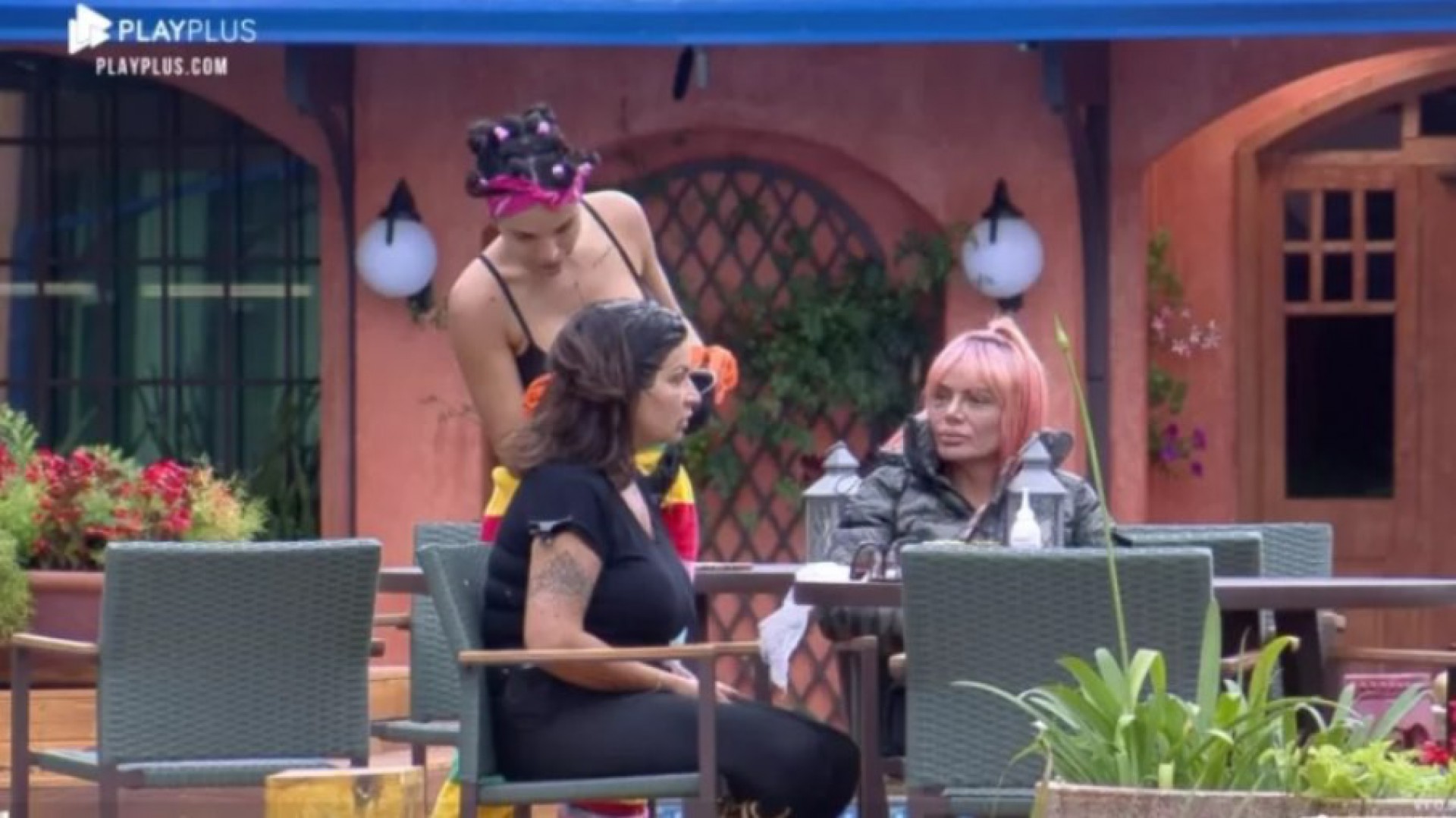 Solange diz que não faz mais trabalhos sensuais - reprodução de vídeo