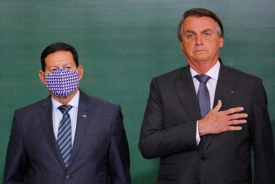 TSE tem maioria contra cassação de Bolsonaro e Mourão por disparos em massa