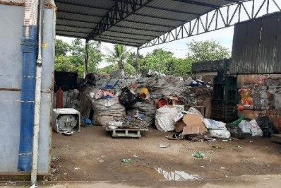 Mulher é presa em flagrante com farta quantidade de fiação elétrica produto de furto