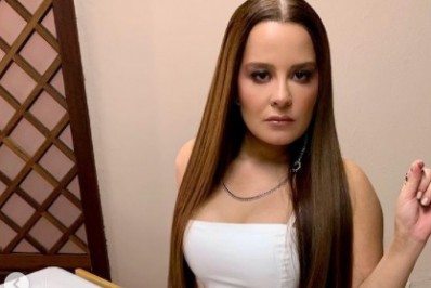 Maiara arrasa em look monocromático