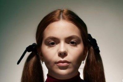 Viih Tube zoa próprio meme e surge vestida de 'Órfã'