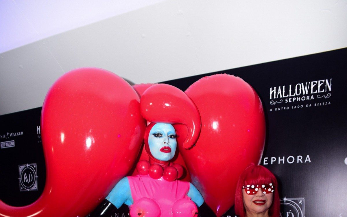 Sabrina Sato e a m&atilde;e, dona Kika