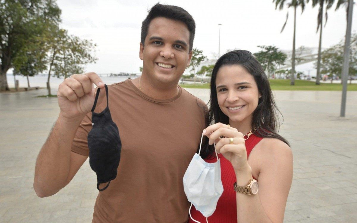 Visitando o Rio pela quinta vez, o casal José Walter e Ana Cláudia acredita que a medida é segura - Fabio Costa/Agência O Dia