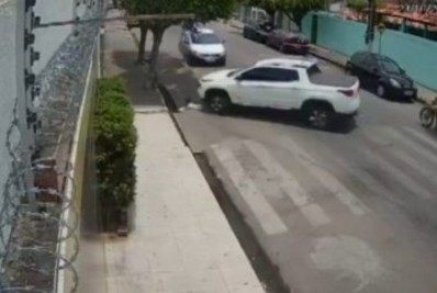 Pai atropela filho de 1 ano ao tirar carro da garagem