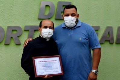 Câmara Municipal homenageia líderes religiosos