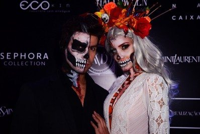 Famosos usam fantasias assustadoras em festa de Halloween