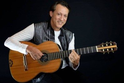 Marcus Lima faz show no Reserva Cultural e homenageia Márcio Proença