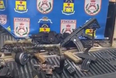 Perseguição com tiroteio em Belford Roxo, termina com traficante morto, dois presos e policial ferido