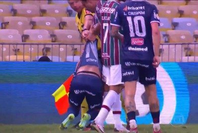 Por unanimidade, Fred é absolvido pelo STJD em denúncia por agressão em derrota do Fluminense