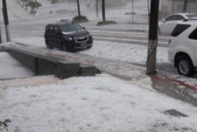 Chuva de granizo causa prejuízos em ao menos 10 municípios da Serra Catarinense