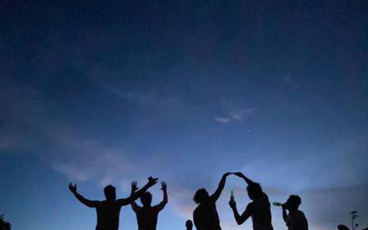 Jos&eacute; Loreto posta foto com Leandro Lima, Guito, Marcos Palmeira, Thommy Schiavo e Juliano Cazarr&eacute;