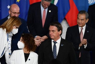 Bolsonaro muda tom e destaca avanço da vacinação contra covid-19 durante G20