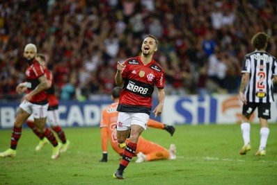 Flamengo supera crise, desfalques e derrota o Atlético-MG no Maracanã