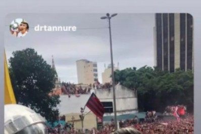 Em meio à crise, Arrascaeta chama chefe do departamento médico do Flamengo de 'fenômeno'