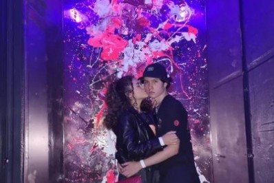 Maisa Silva publica clique raro com o namorado 