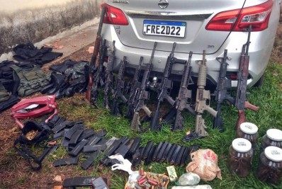 Troca de tiros com a polícia deixa 25 suspeitos de roubos a bancos mortos