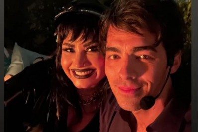Nostalgia! Demi Lovato e Joe Jonas se encontram em festa de Halloween