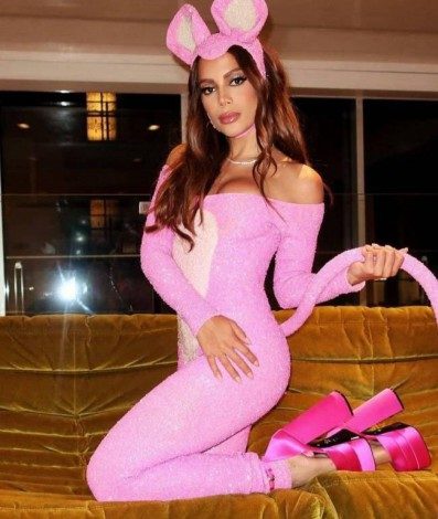 Anitta curtiu Halloween nos EUA e reaproveitou antiga fantasia de Sabrina Sato usada em 2014 pela Japa! - ReproduÃ§Ã£o do Instagram